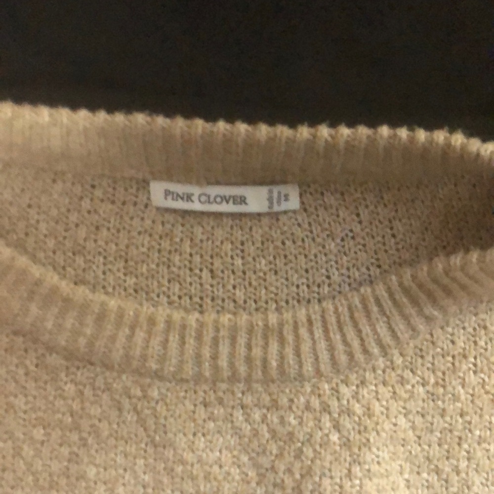 Pink clover sweater size Med